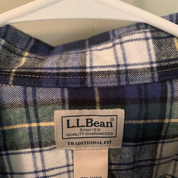 LL Bean plaid, men's large/regular. Brand new, never worn or washed - Picture 2 of 3